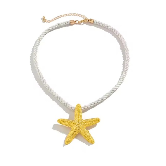 Starfish Gold Necklace - Picture 2 of 3